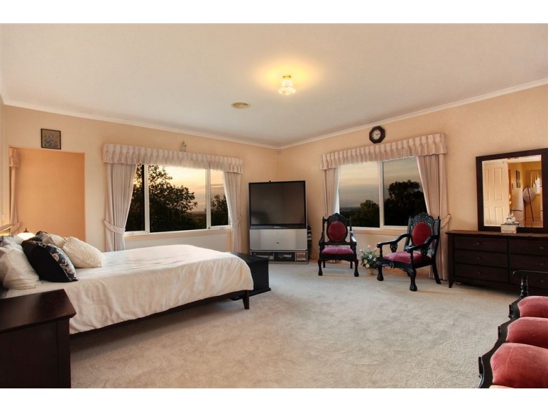 6-8 Allamanda Boulevard, Lysterfield VIC 3156