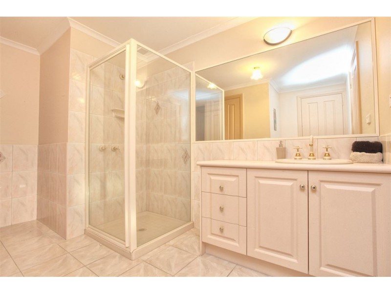 6-8 Allamanda Boulevard, Lysterfield VIC 3156