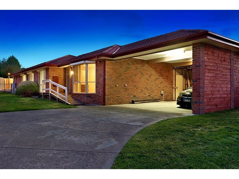 32 Fernlea Avenue, Rowville VIC 3178