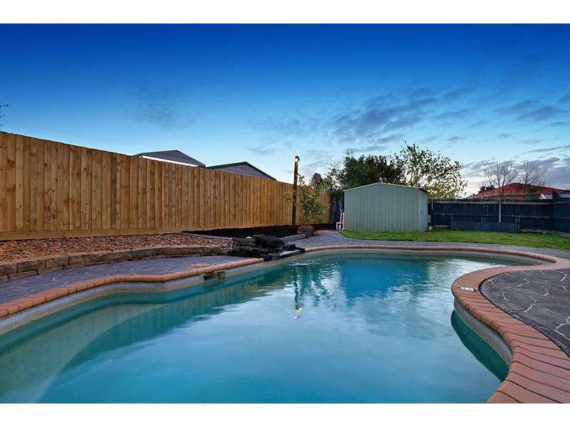 32 Fernlea Avenue, Rowville VIC 3178