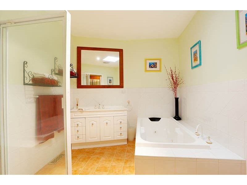 15 Ferndale Avenue, Upwey VIC 3158