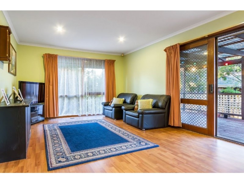 93 Dandelion Drive, Rowville VIC 3178