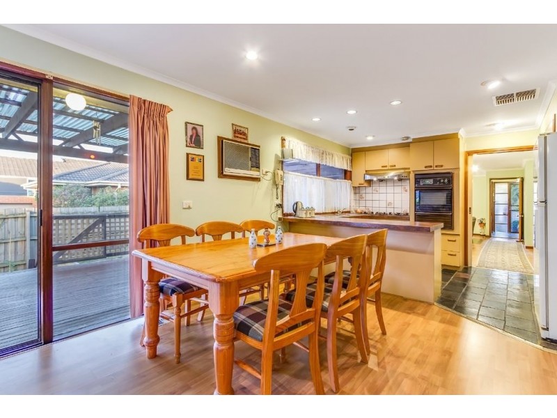 93 Dandelion Drive, Rowville VIC 3178