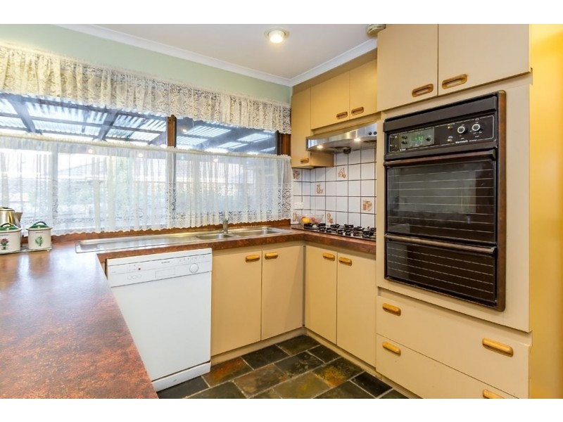 93 Dandelion Drive, Rowville VIC 3178