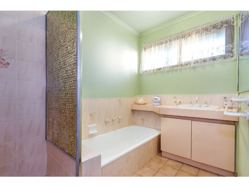 93 Dandelion Drive, Rowville VIC 3178