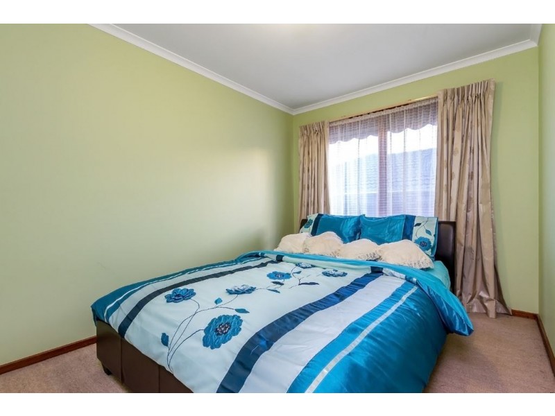 93 Dandelion Drive, Rowville VIC 3178