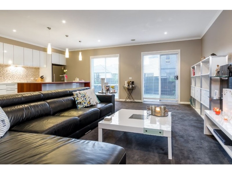 83 Sovereign Manors Crescent, Rowville VIC 3178