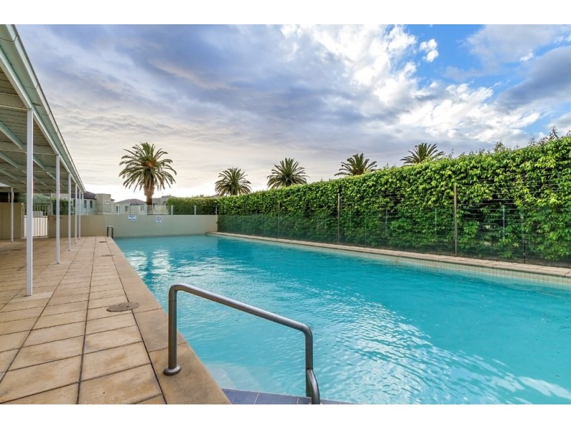 83 Sovereign Manors Crescent, Rowville VIC 3178