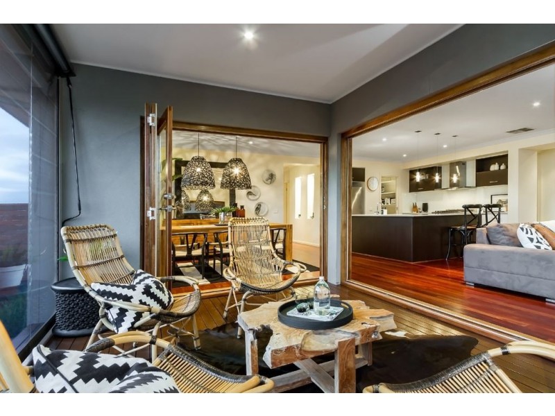 61 Viewgrand Rise, Lysterfield VIC 3156