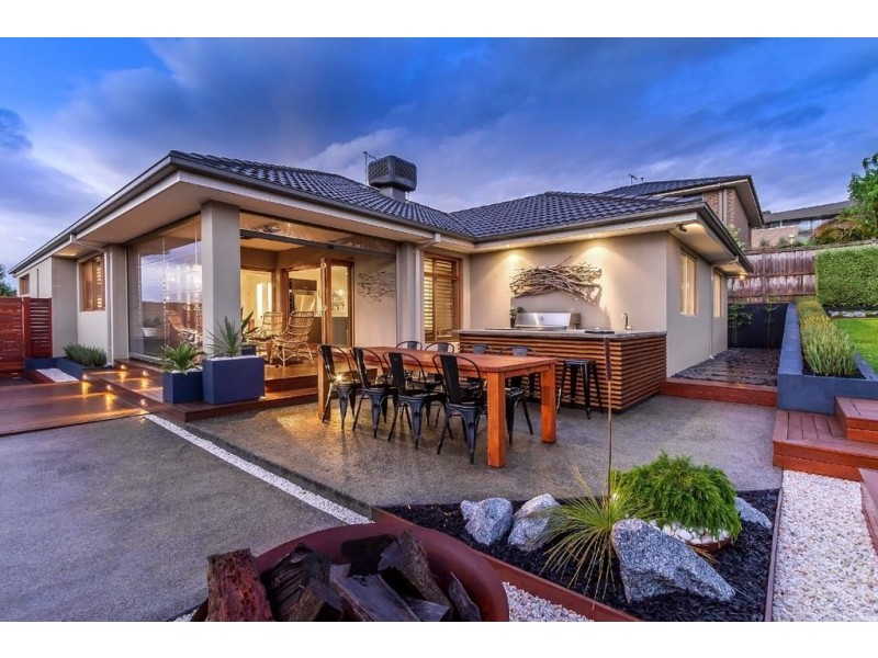 61 Viewgrand Rise, Lysterfield VIC 3156