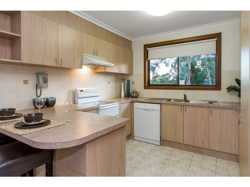 2/41 Bond Avenue, Blackburn South VIC 3130