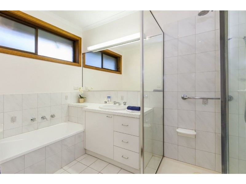 2/41 Bond Avenue, Blackburn South VIC 3130