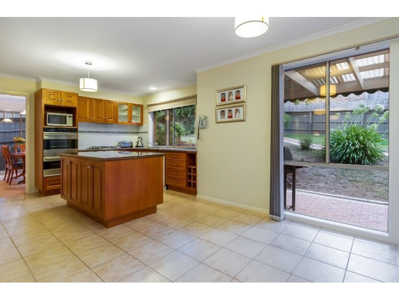 112 Oaktree Rise, Lysterfield VIC 3156