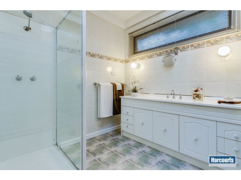 12 Ross Street, Ferntree Gully VIC 3156