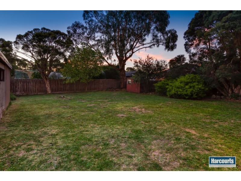 12 Ross Street, Ferntree Gully VIC 3156