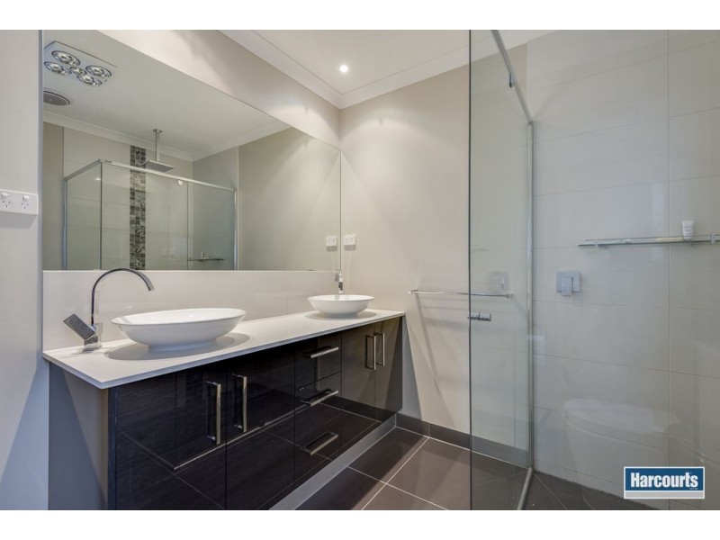 4 Abbeygate Way, Cranbourne West VIC 3977