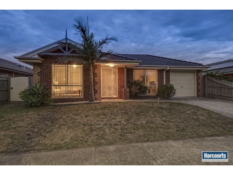 43 Bates Street, Cranbourne West VIC 3977