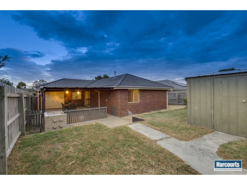 43 Bates Street, Cranbourne West VIC 3977