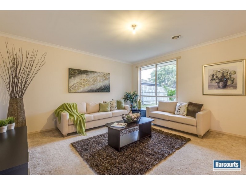 17 Cornwell Crescent, Cranbourne East VIC 3977