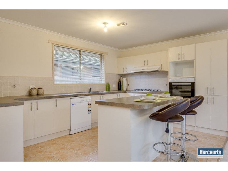 17 Cornwell Crescent, Cranbourne East VIC 3977