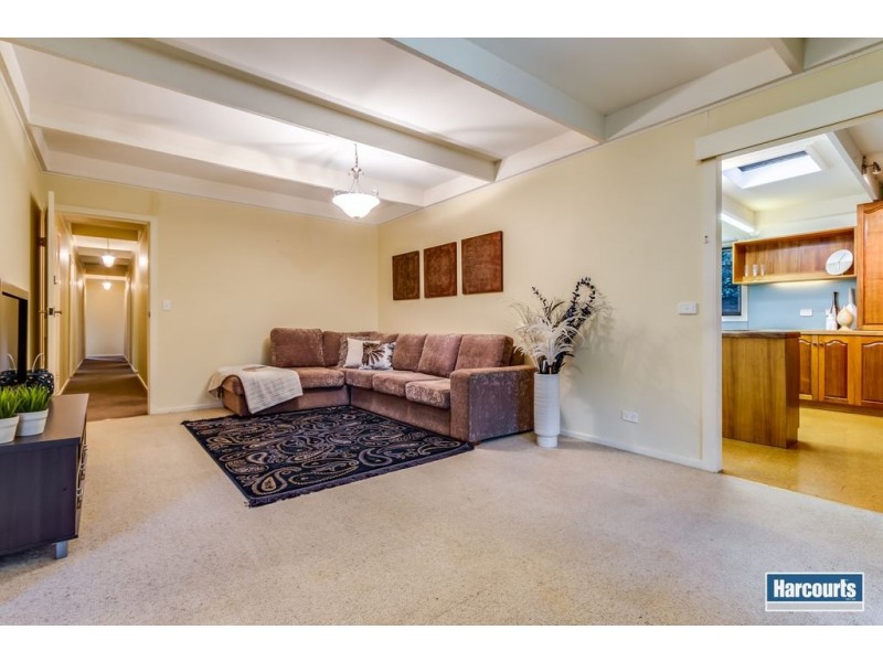 12 Ross Street, Ferntree Gully VIC 3156