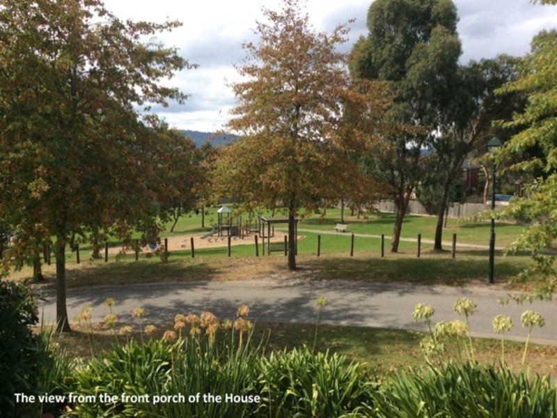 17 Pineview Court, Lysterfield VIC 3156