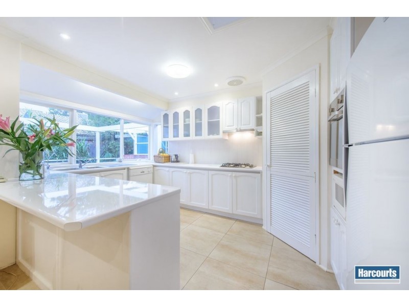 24 Crusoe Drive, Lysterfield VIC 3156