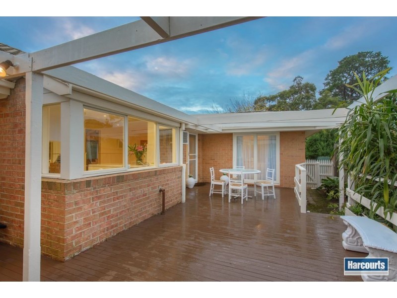 24 Crusoe Drive, Lysterfield VIC 3156