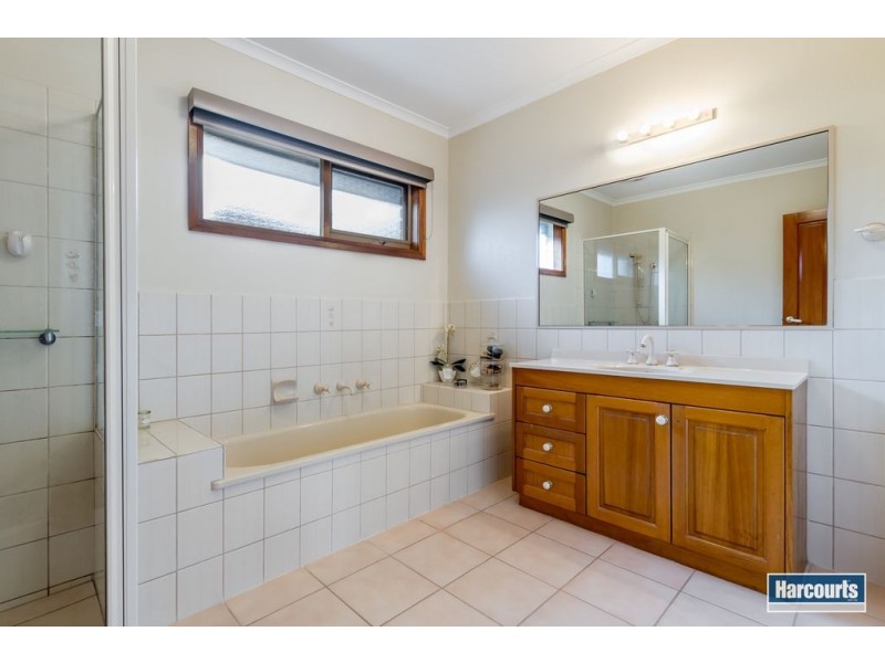 16 Cardinia Way, Rowville VIC 3178