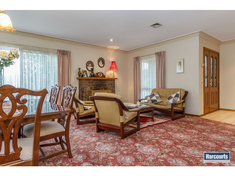 16 Cardinia Way, Rowville VIC 3178