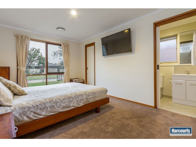 16 Redgum Court, Rowville VIC 3178