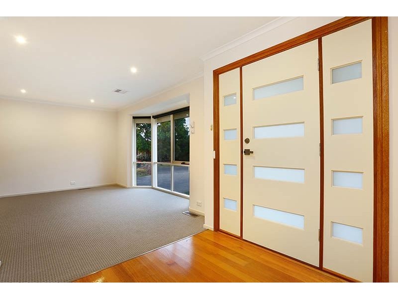 32 Fernlea Avenue, Rowville VIC 3178