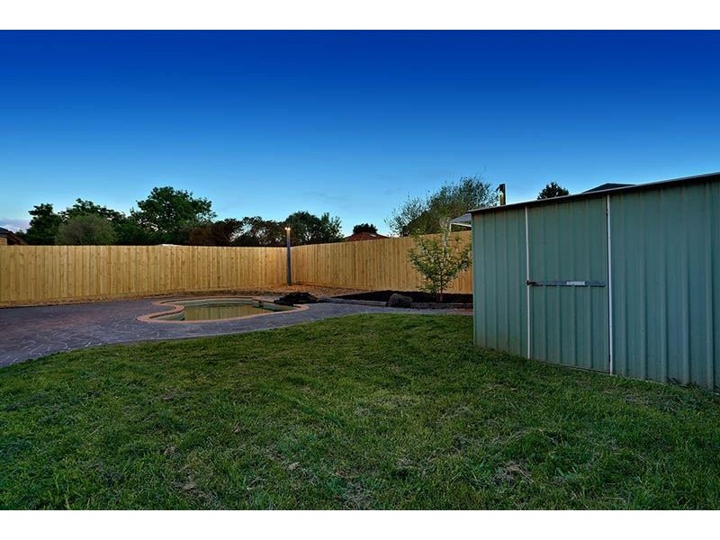 32 Fernlea Avenue, Rowville VIC 3178