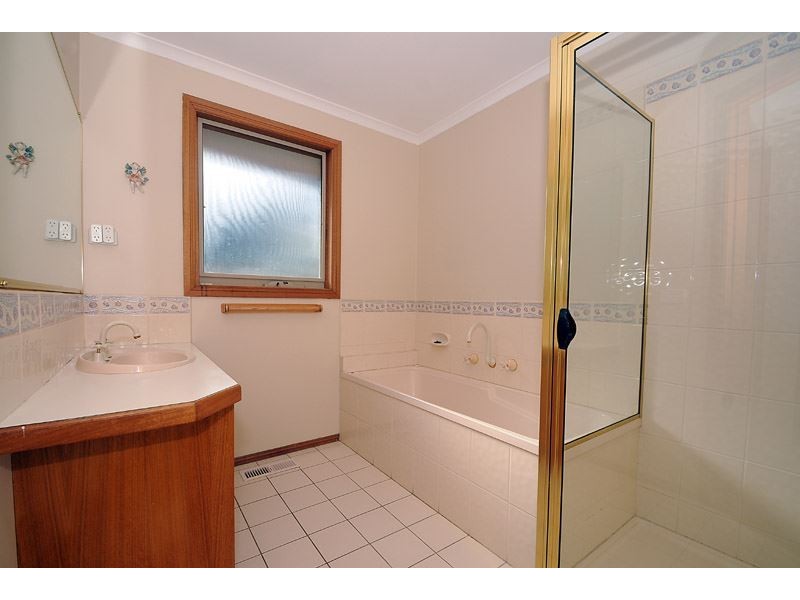 15 Fowler Road, Rowville VIC 3178