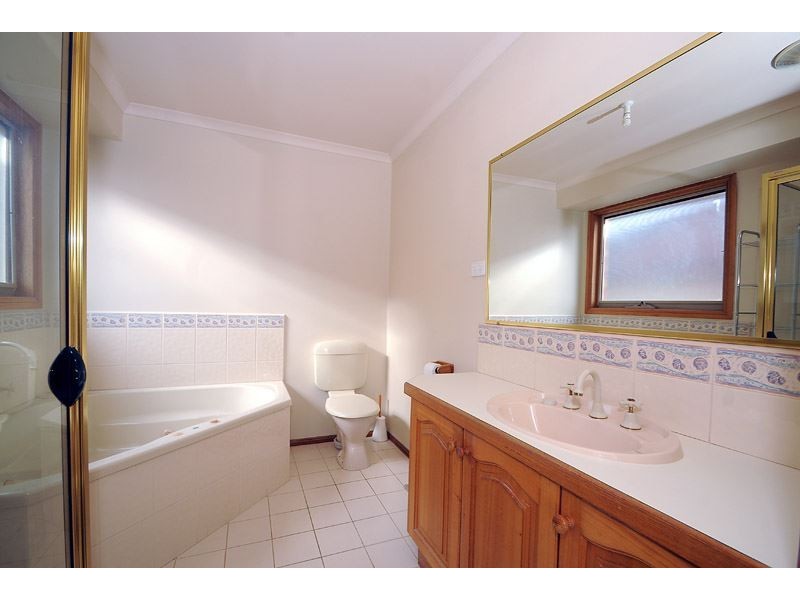 15 Fowler Road, Rowville VIC 3178