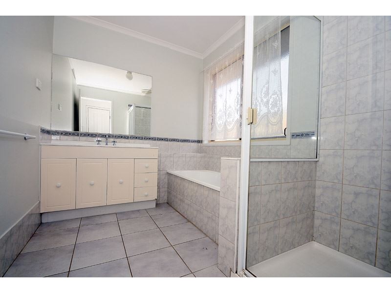 25 Rutherglen Court, Rowville VIC 3178