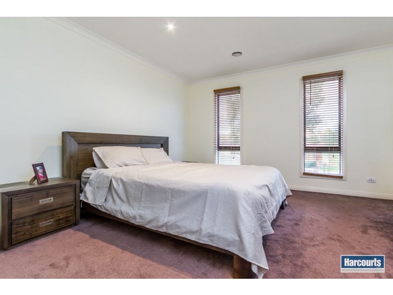 31 Sovereign Manors Crescent, Rowville VIC 3178