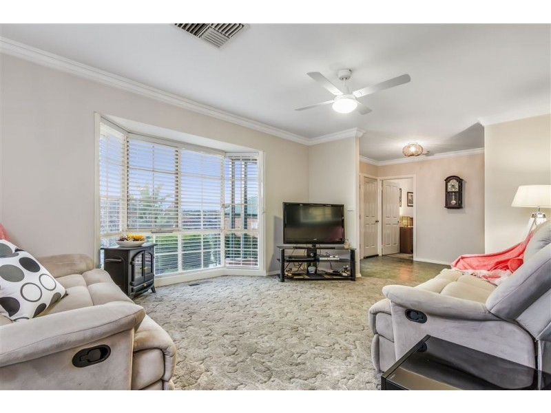 14 Kimberley Drive, Ferntree Gully VIC 3156