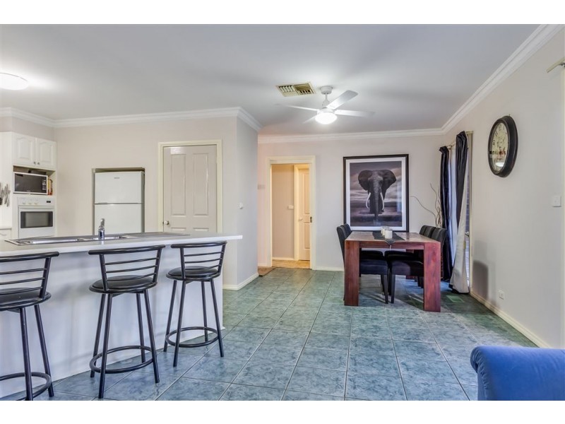 14 Kimberley Drive, Ferntree Gully VIC 3156