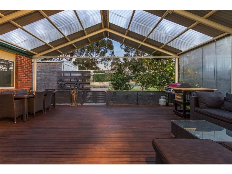 14 Kimberley Drive, Ferntree Gully VIC 3156