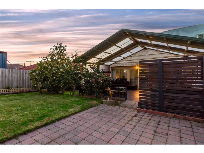 14 Kimberley Drive, Ferntree Gully VIC 3156