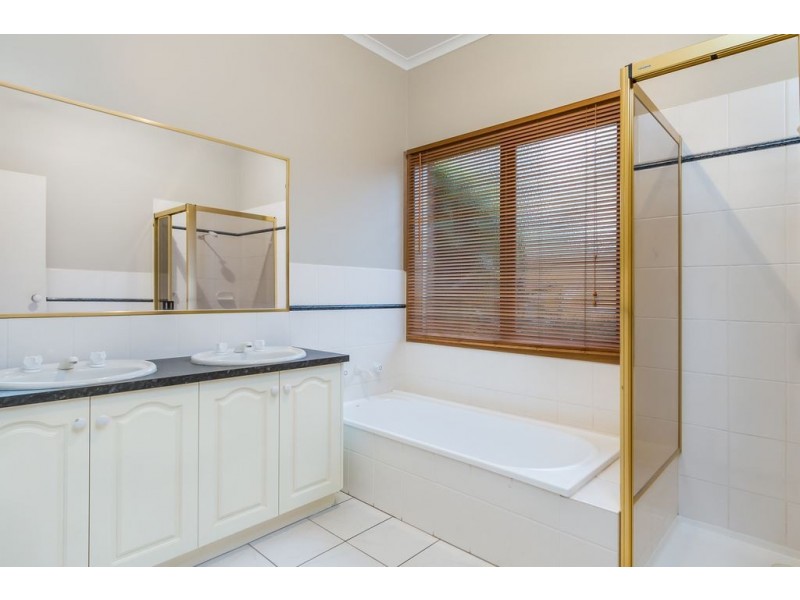 4 Gilda Court, Rowville VIC 3178
