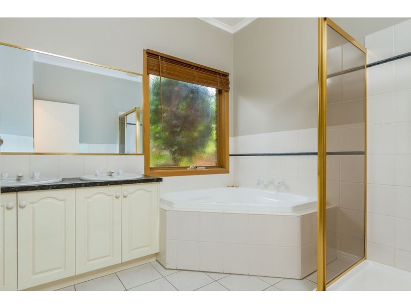 4 Gilda Court, Rowville VIC 3178