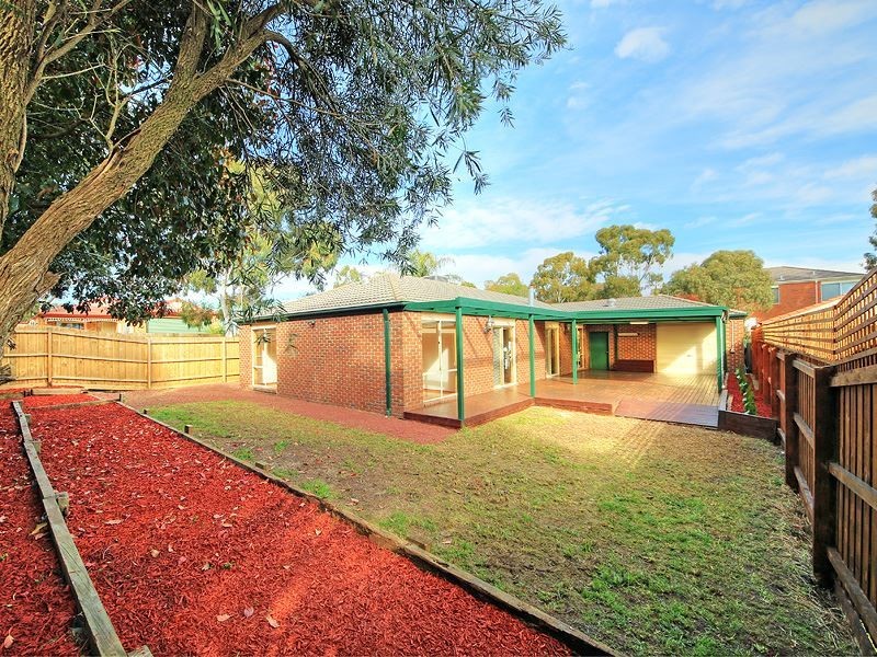 7 Whipbird Court, Rowville VIC 3178