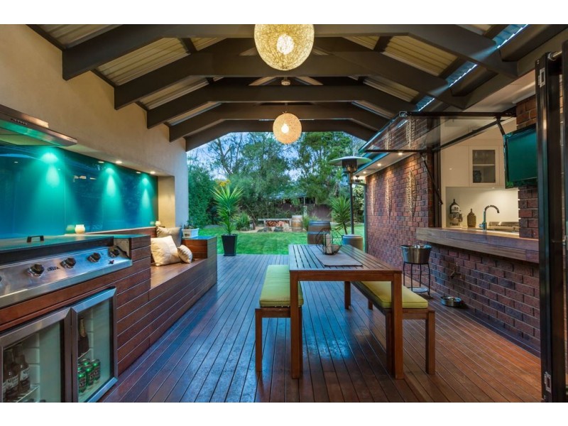 70 Dandelion Drive, Rowville VIC 3178