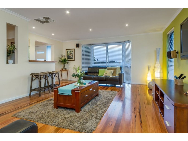 70 Dandelion Drive, Rowville VIC 3178