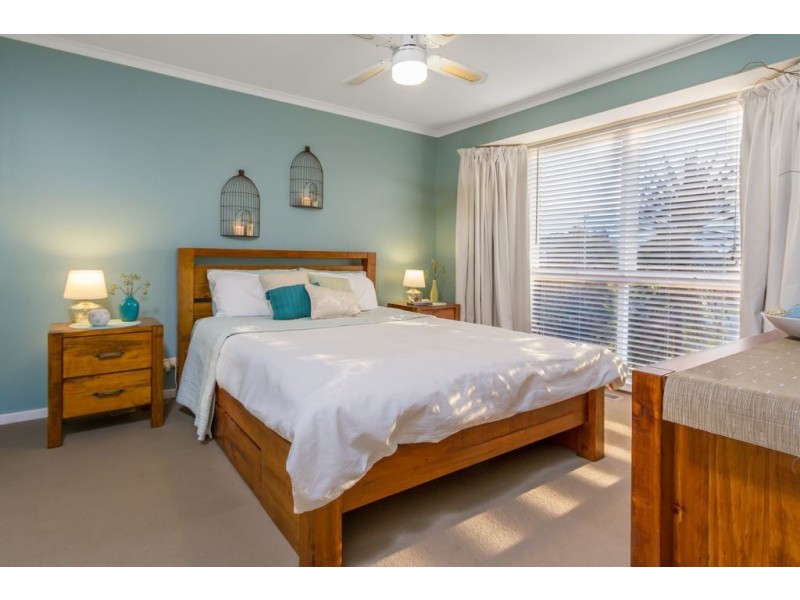 70 Dandelion Drive, Rowville VIC 3178