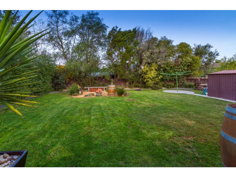 70 Dandelion Drive, Rowville VIC 3178