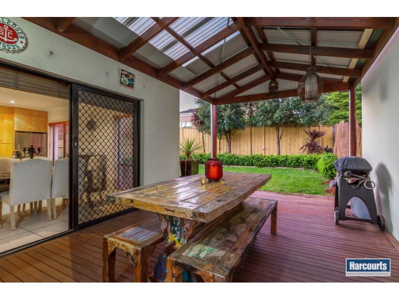 18 Sovereign Manors Crescent, Rowville VIC 3178