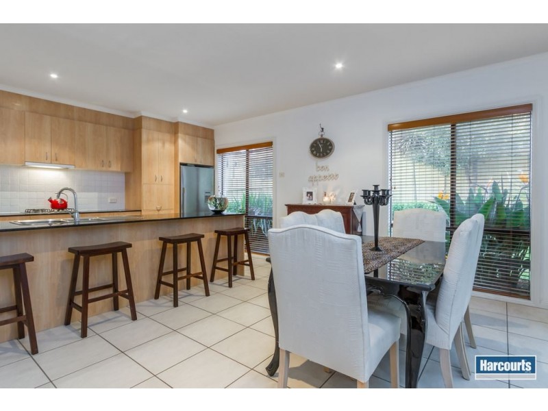 18 Sovereign Manors Crescent, Rowville VIC 3178